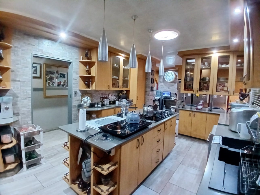 4 Bedroom Property for Sale in Vaalpark Free State